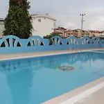 Gunisigi Apart Appart hôtel *