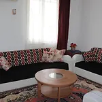 Gunisigi Apart Σιντέ