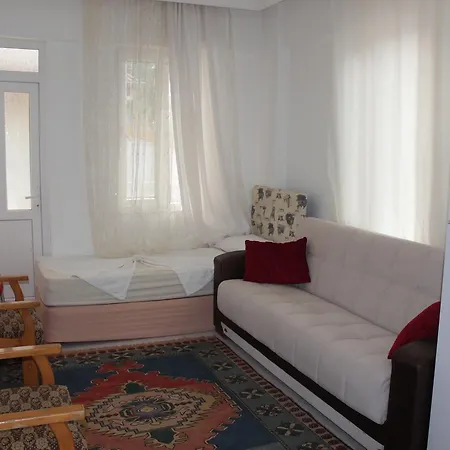 Gunisigi Apart Сиде