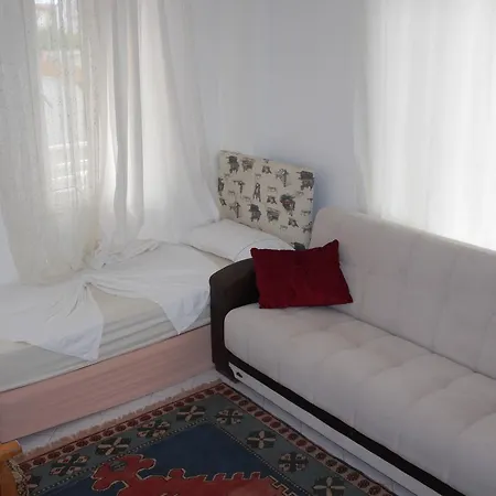 Gunisigi Apart Сиде