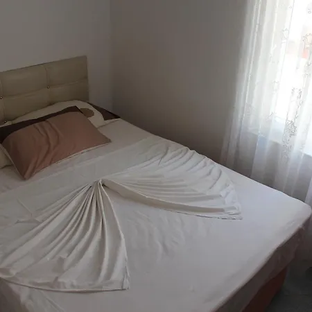 Gunisigi Apart Σιντέ