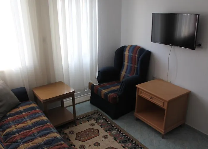 Gunisigi Apart * Side